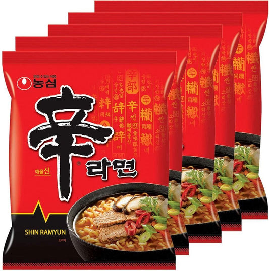 Nongshim Spicy Shin Ramen - Instant Gourmet Korean Nongshim Shin Ramen Noodle met Kajal Sticker